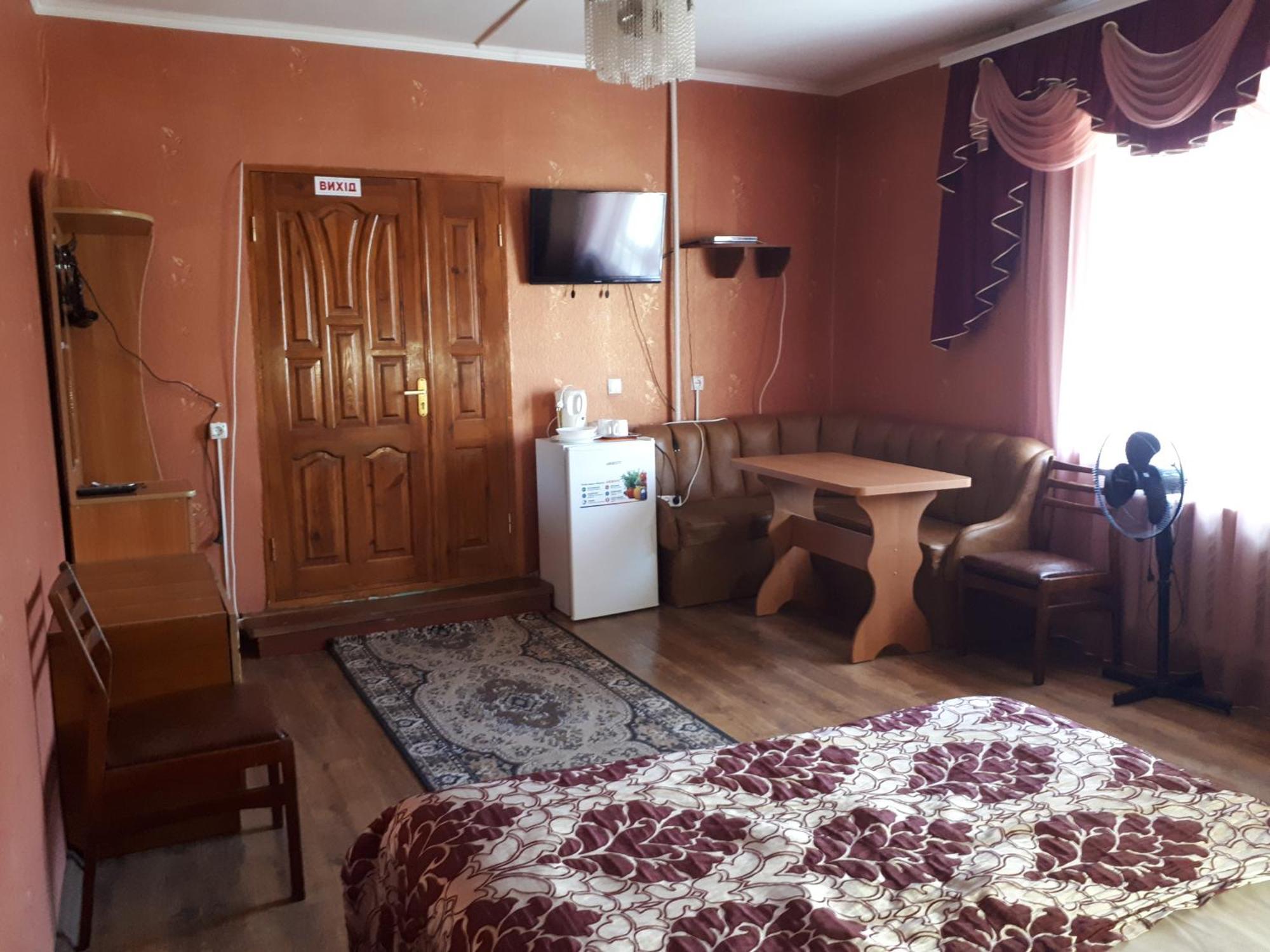 Hotel Gostynnyi Dvir Sharhorod Buitenkant foto